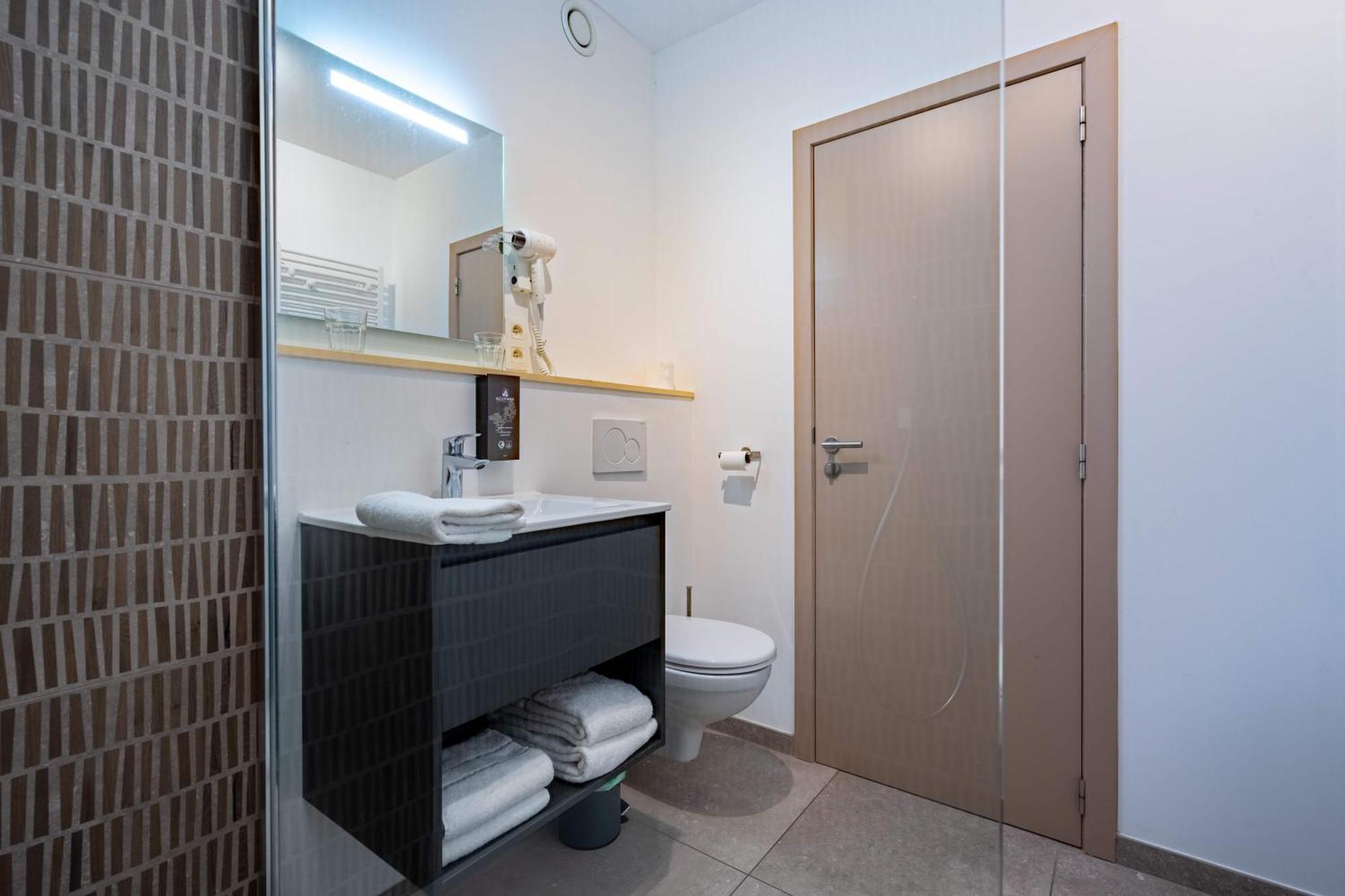 Appart Hotel En Ville Бастон Екстериор снимка